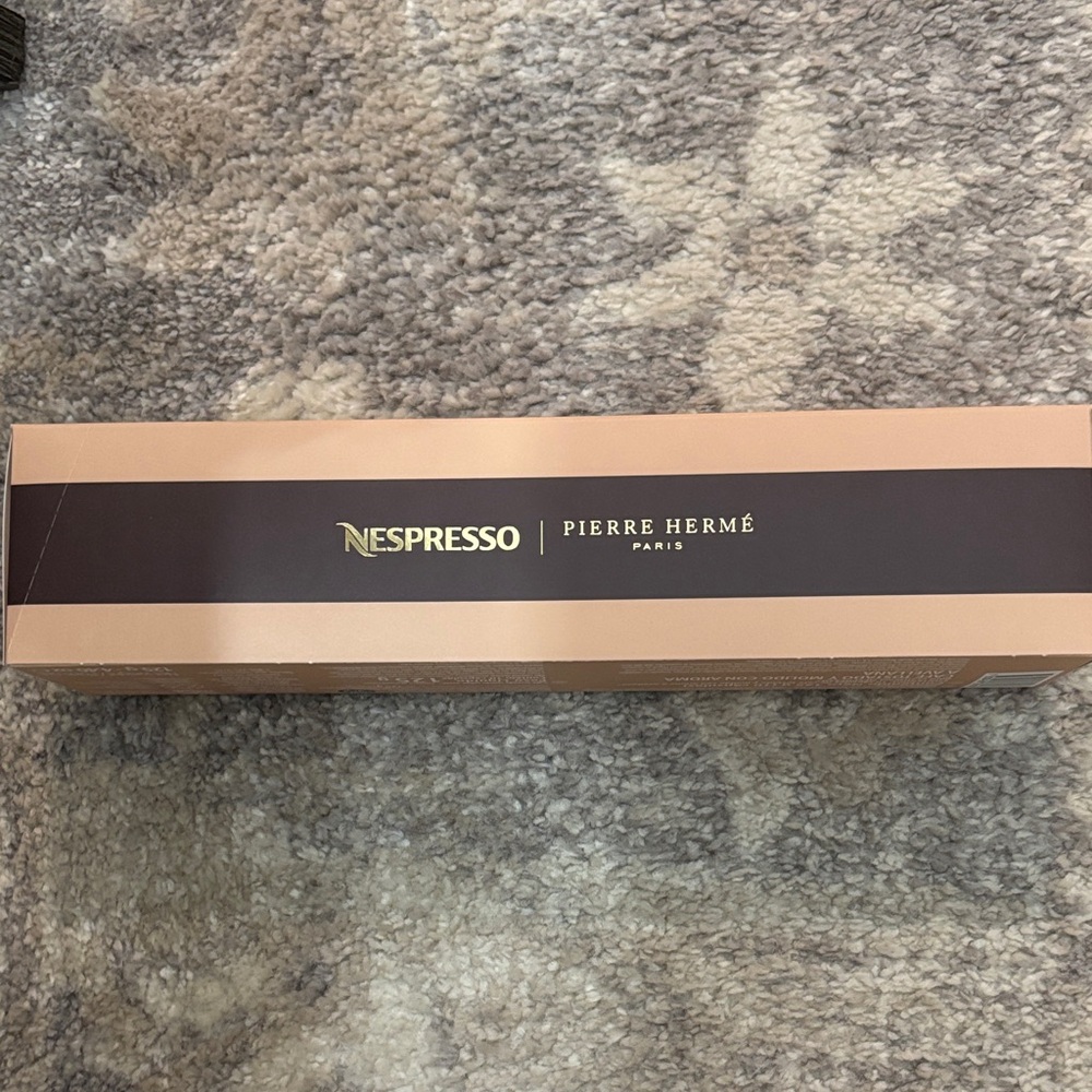 Nespresso Pierre Hermé Box - Infiniment Gourmand Limited Edition - Picture 2 of 4